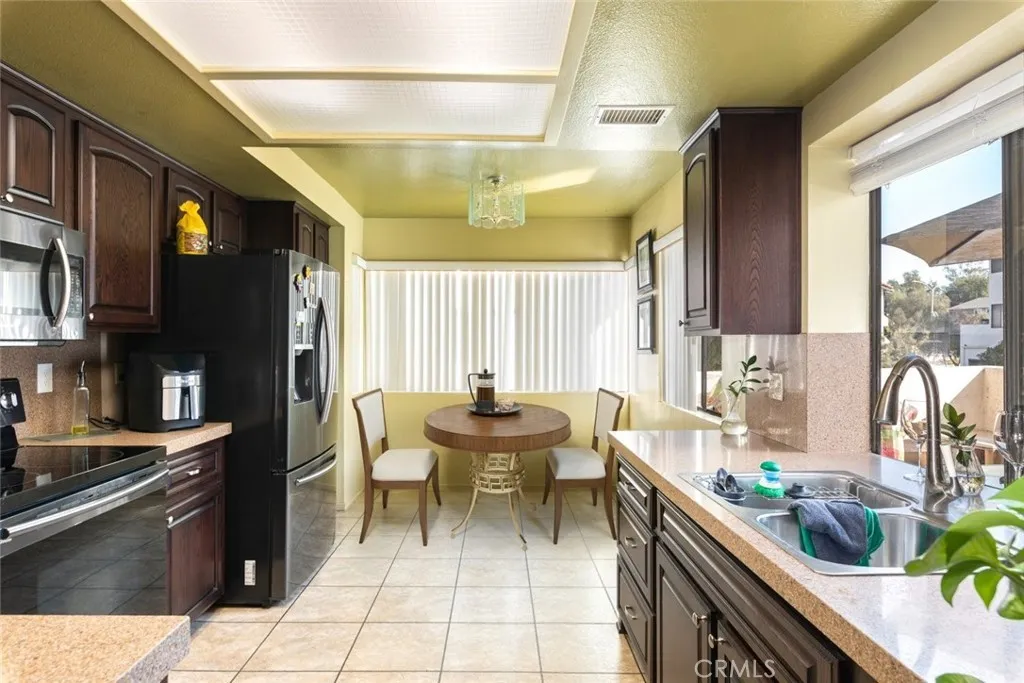 1441 Summit Dr
