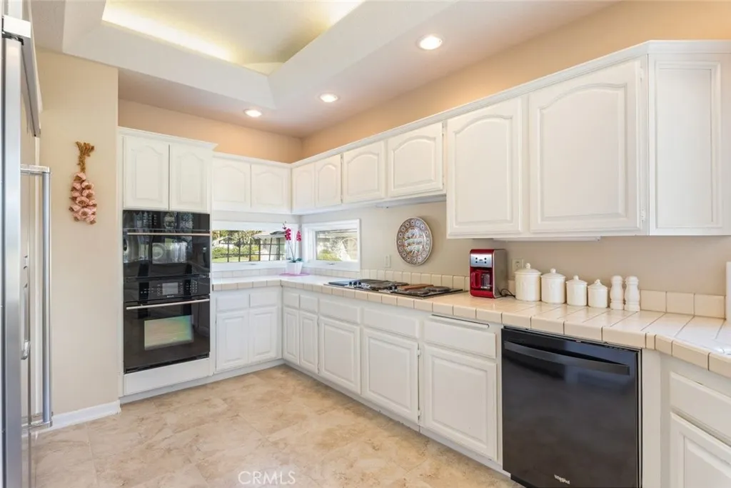 38201 Creekview Cir