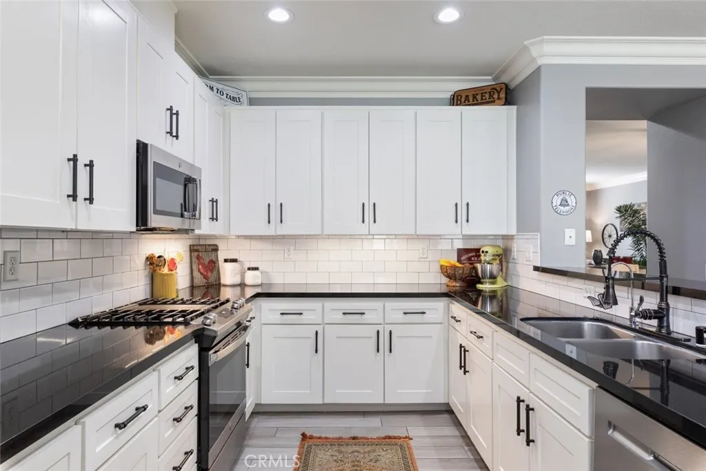 31735 Mesa View Dr