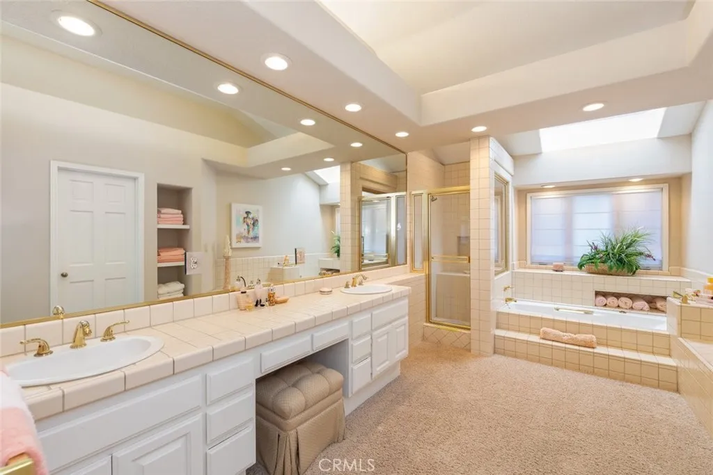38201 Creekview Cir