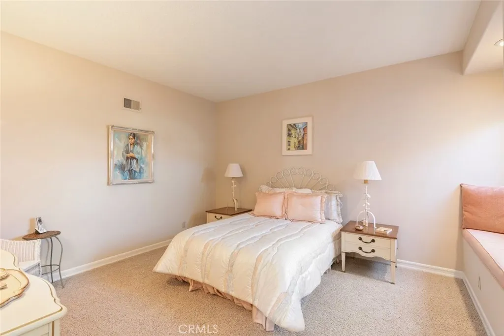 38201 Creekview Cir