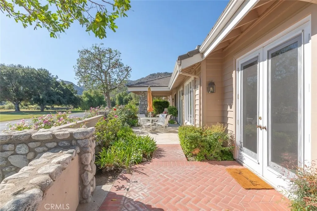 38201 Creekview Cir