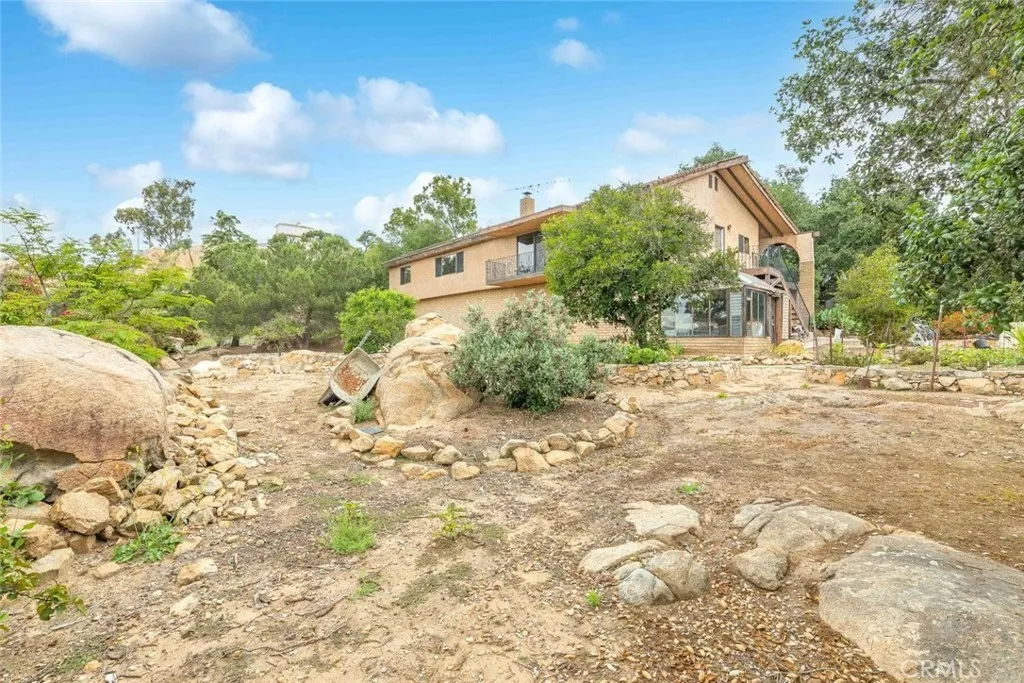 6500 Rainbow Heights Rd
