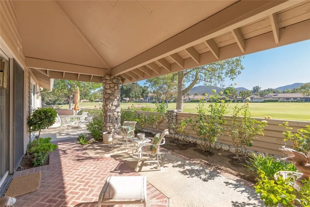 38201 Creekview Cir