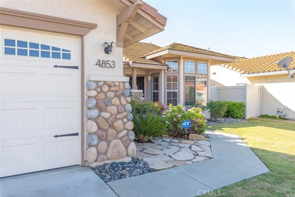 4853 Lake Shore Pl