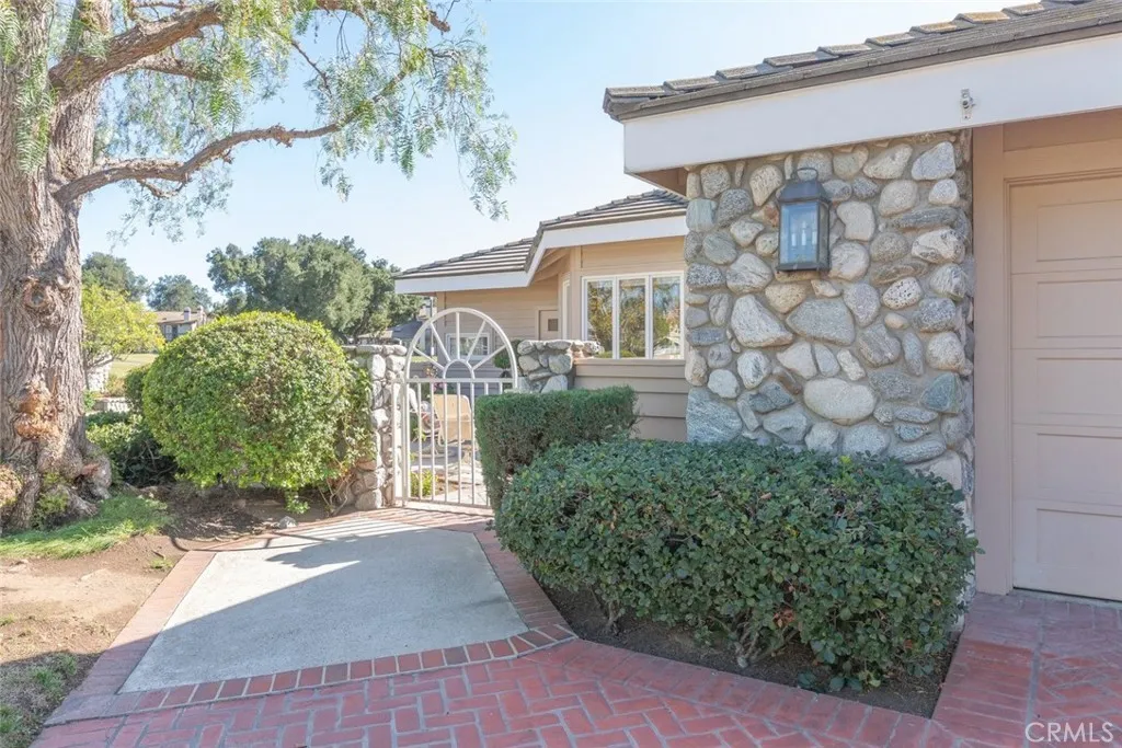 38201 Creekview Cir