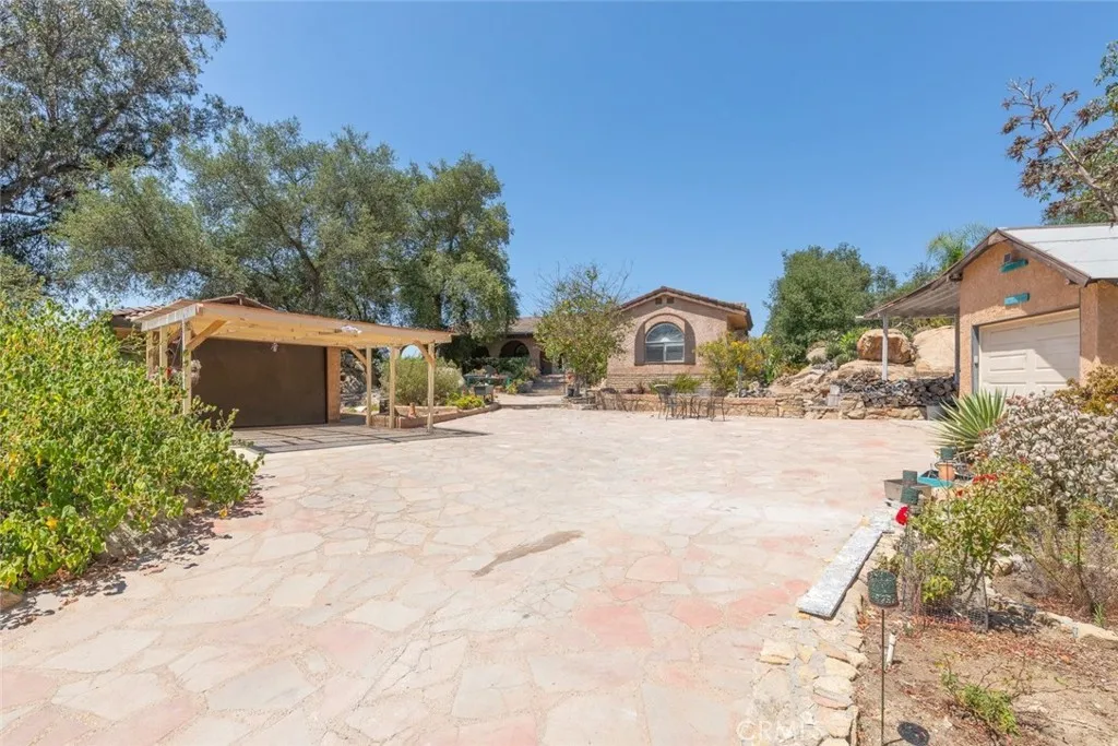 6500 Rainbow Heights Rd
