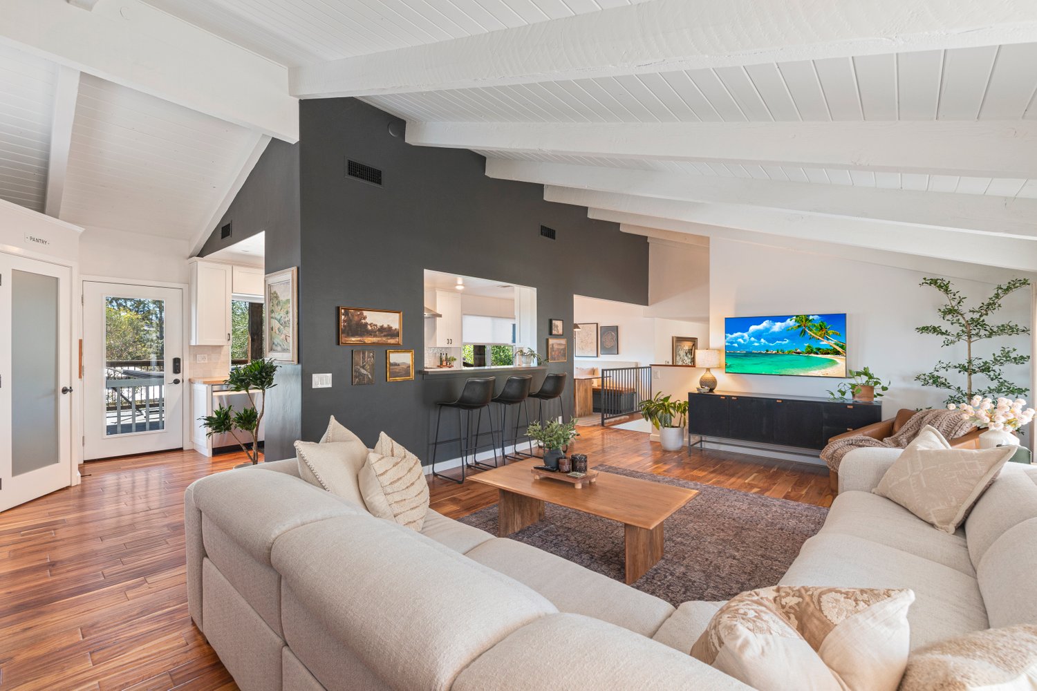 210 Rancho Camino