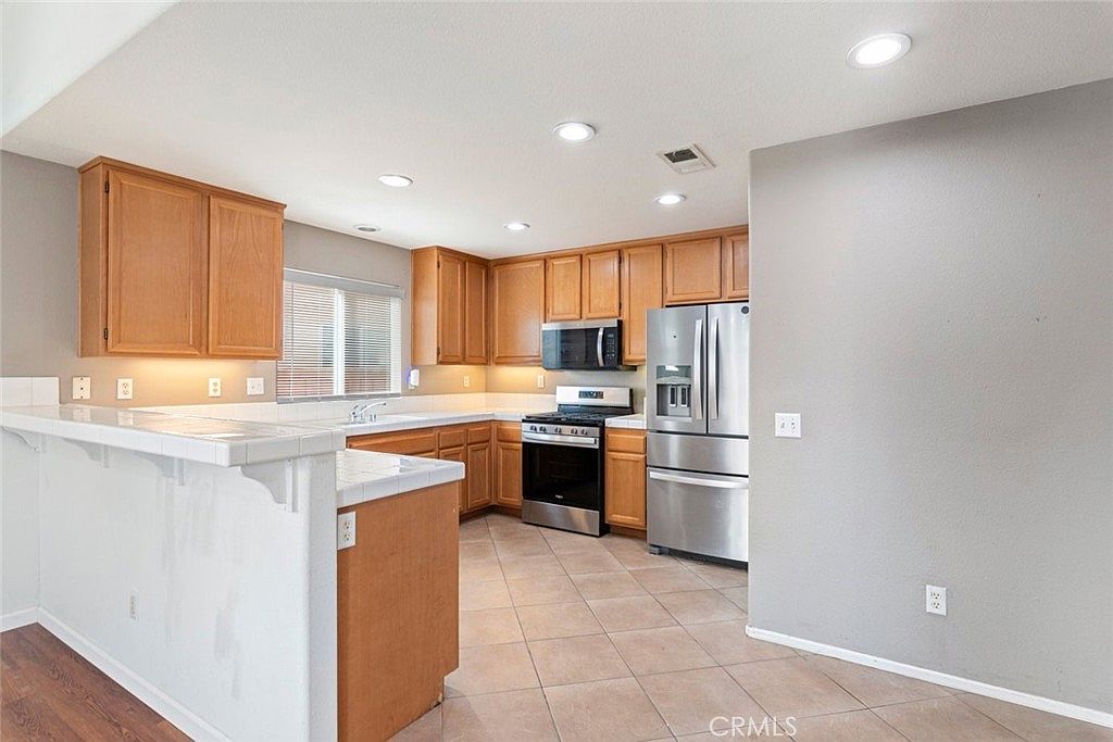 233 Galiceno Dr