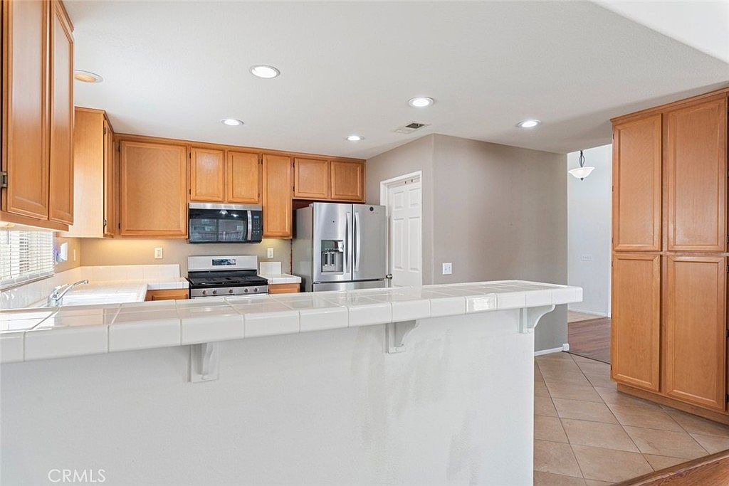 233 Galiceno Dr