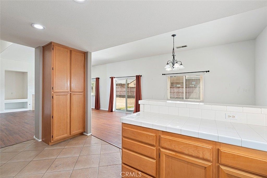 233 Galiceno Dr