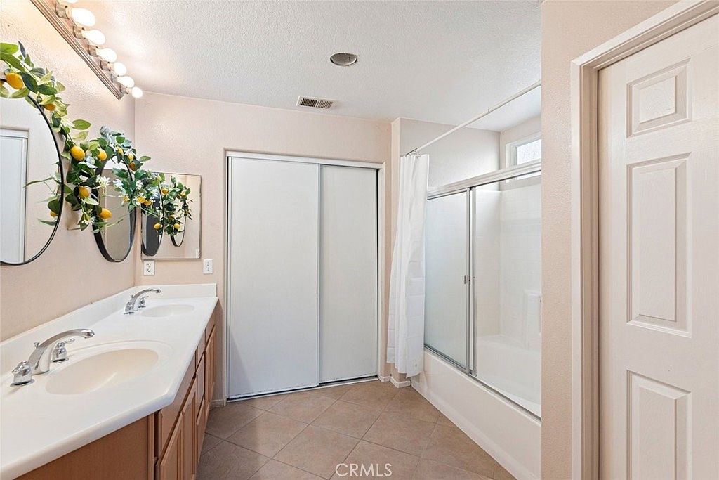 233 Galiceno Dr