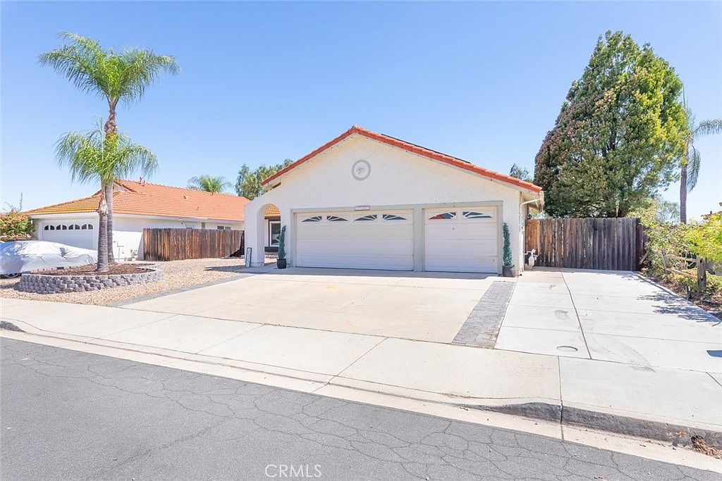 25251 Ridgeplume Dr