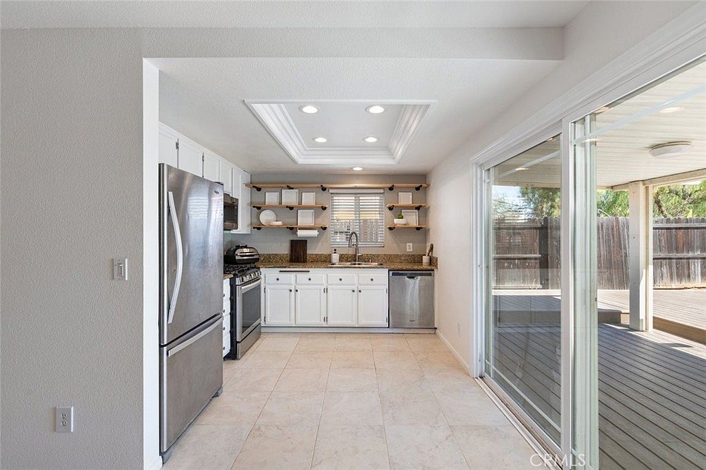 25251 Ridgeplume Dr