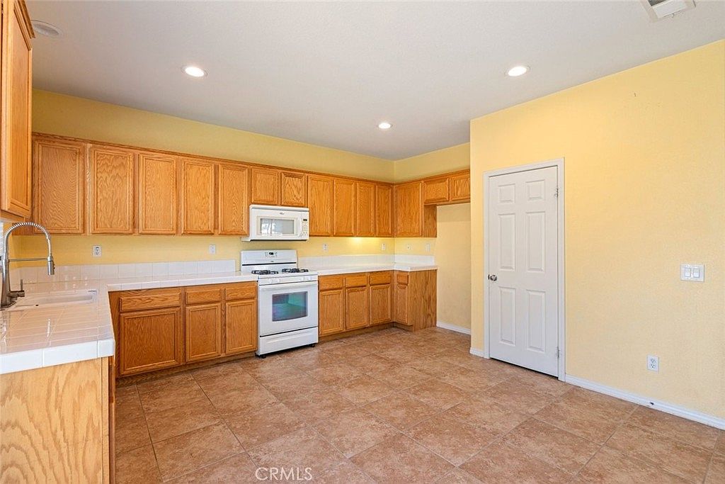 32670 Santa Cruz Way