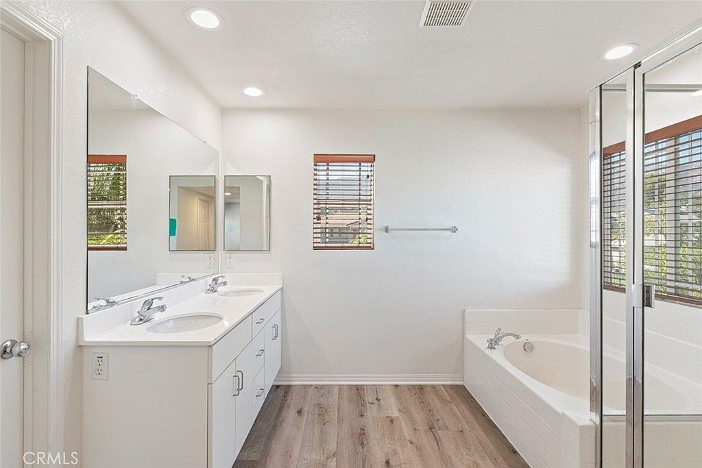 32670 Santa Cruz Way