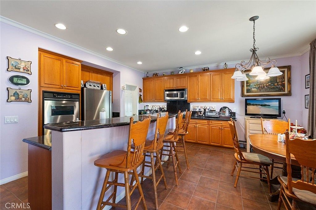 37097 Edgemont Dr