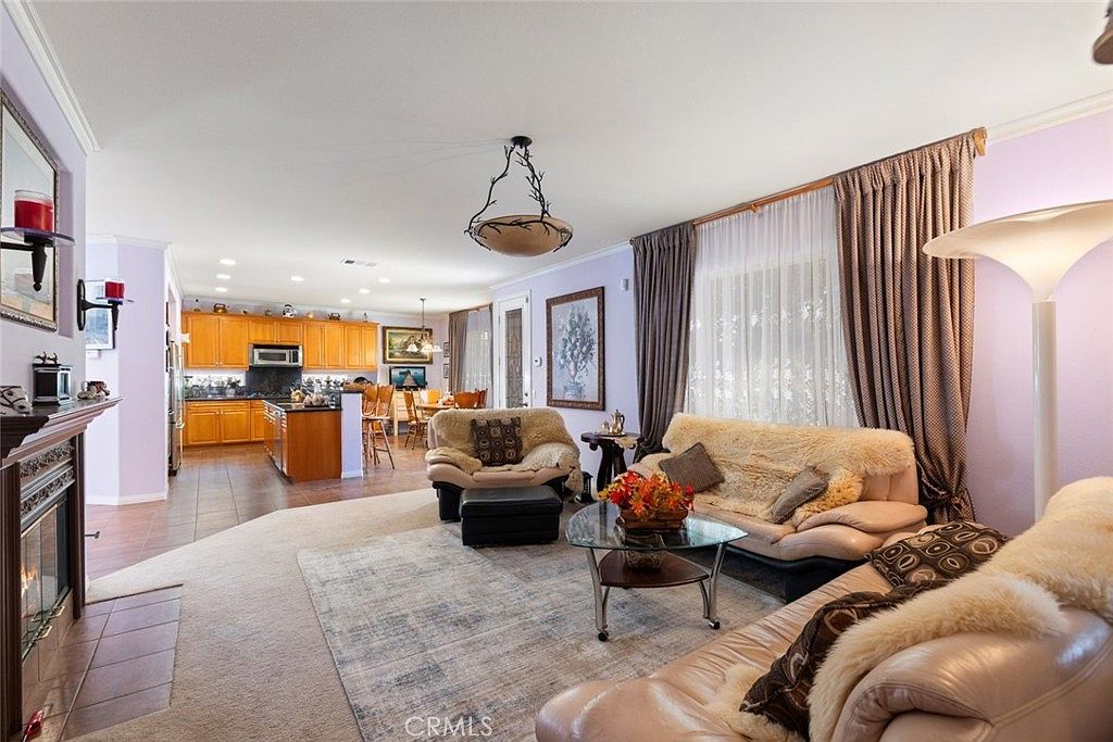 37097 Edgemont Dr