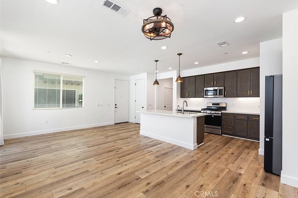 39438 Corvina Ln