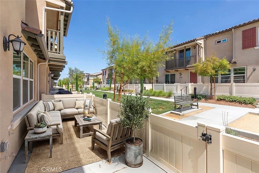 39438 Corvina Ln